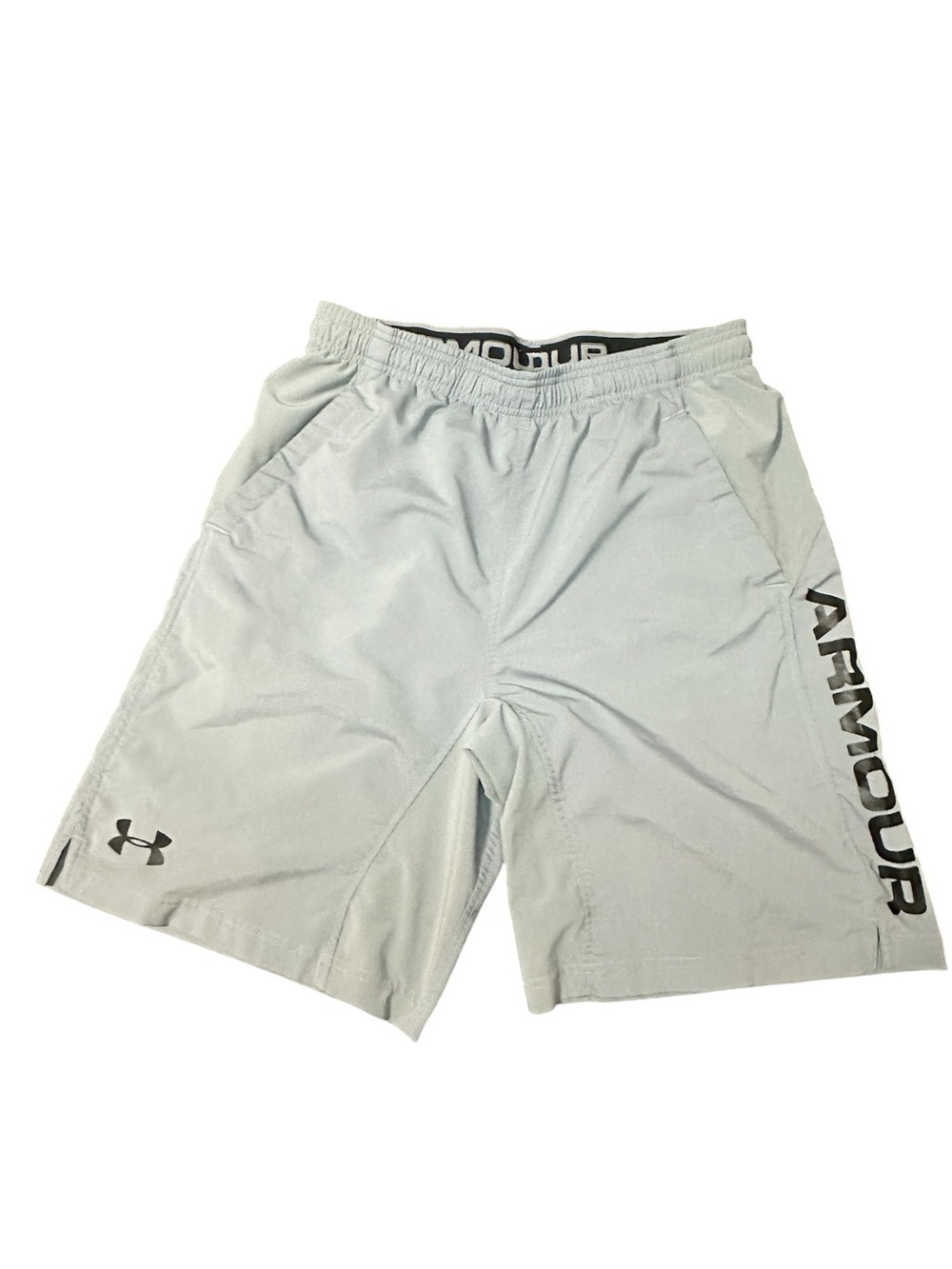 L Men’s Gray Athletic Underarmour Shorts